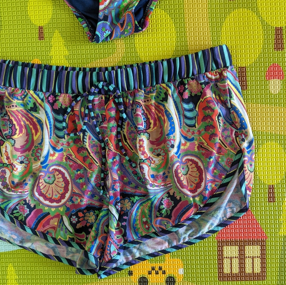 Social Angel Bikini & Matching Shorts 👙 - Picture 1 of 8